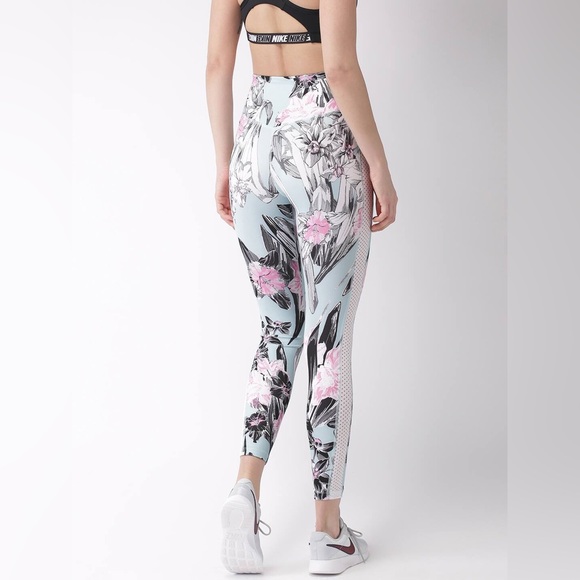 Nike Dri Fit Blue floral leggings Size M - Picture 15 of 16